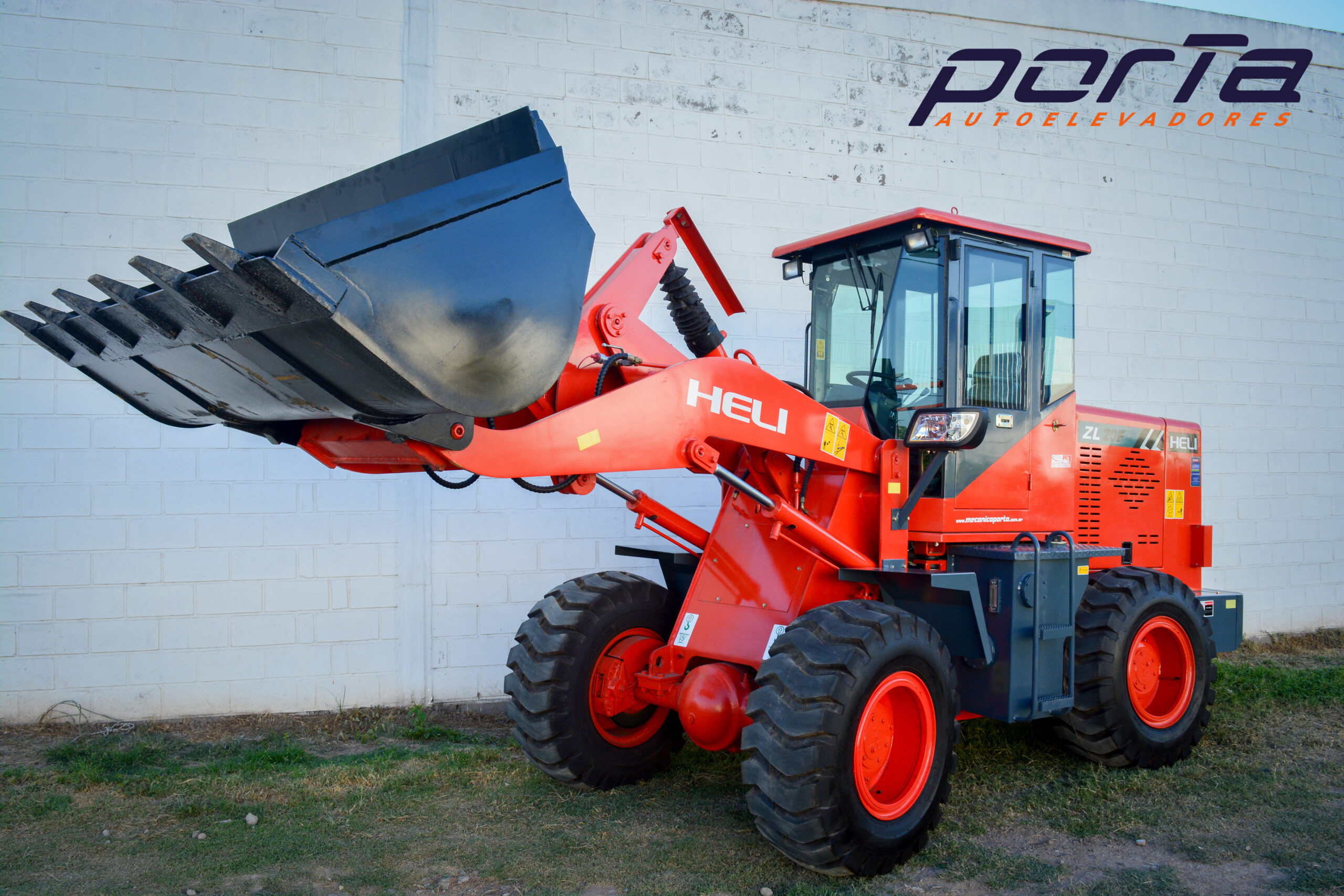<strong>Pala Cargadora Heli ZL20 </strong> - Imagen 2